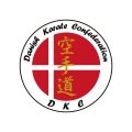 DKC brystlogo