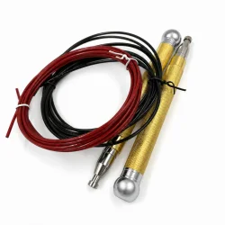 De to medf�lgende wires i r�d og sort ved siden af h�ndtagene